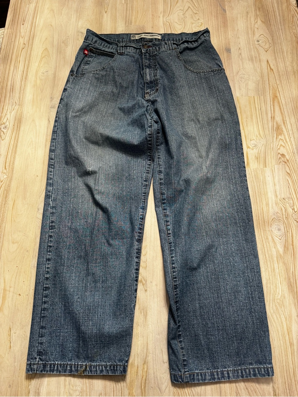Men's Relaxed Medium Wash Blue Denim Jeans - Wide Leg Skater Style - Y2K Vntg